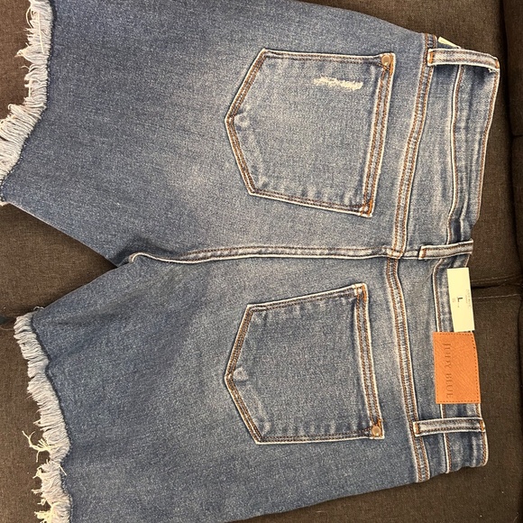 Judy Blue mid rise shorts. NEW! - Picture 2 of 3